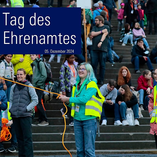 Anlässlich zum „Tag des Ehrenamtes“ möchten wir von Herzen DANKE sagen! 🙏 Danke an all unsere ehrenamtlichen Helferinnen und Helfer, ohne die der Katholikentag in Erfurt, sowie die vorherigen Katholikentage nicht möglich gewesen wären. Danke für eure Unterstützung, euer Engagement, eure Leidenschaft und eure Freude. Wir hoffen, dass euch der Katholikentag ebenso viel Freude bereitet hat wie uns! 💪💛 

Schon jetzt freuen wir uns auf 2026 in Würzburg und hoffen, dass wir dort wieder auf eure Unterstützung zählen dürfen. 🥰 DANKE 

#TagDesEhrenamts #Danke #Helfende #Katholikentag #Erfurt2024 #Teamwork #Würzburg #katholikentag2026